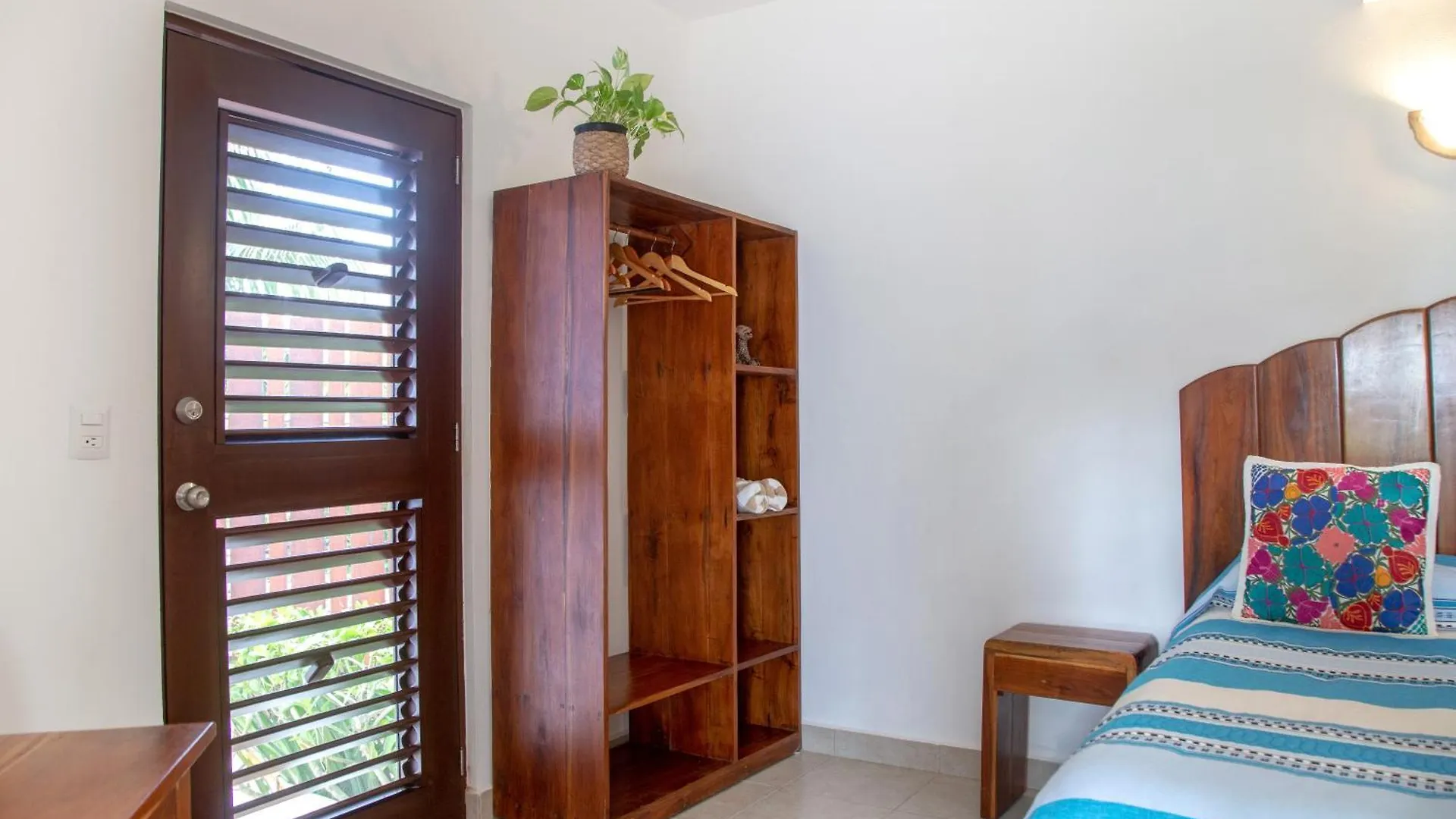 Bed and Breakfast Casa Colibri Tankah Tulum Bed & Breakfast