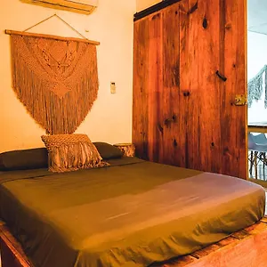 hostel-coelum.allrivieramayahotels.com/